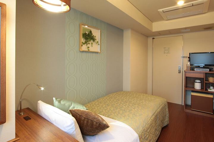 Room 21 of 93