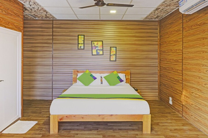 Room 44 of 57
