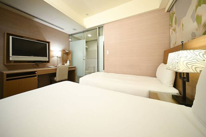 Room 38 of 120