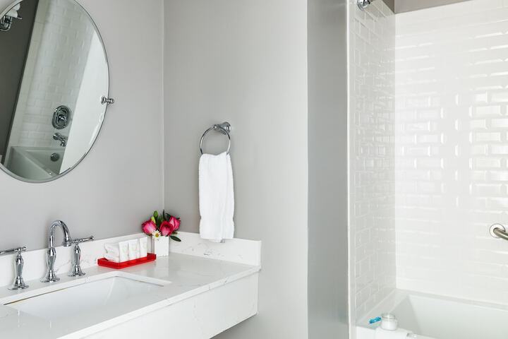 Bathroom sink