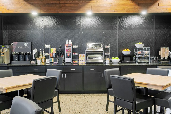 Breakfast/Coffee Service 56 of 100