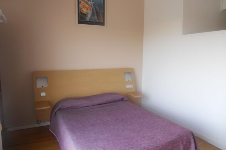 Room 3 of 35