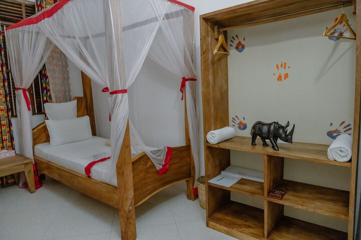 Room 13 of 91