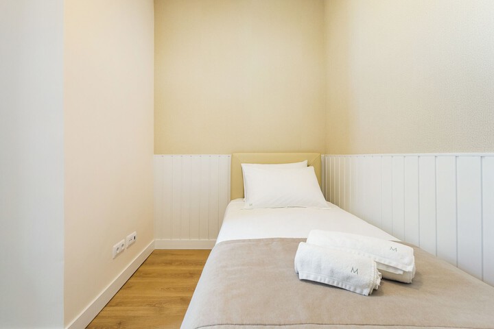 Room 4 of 49