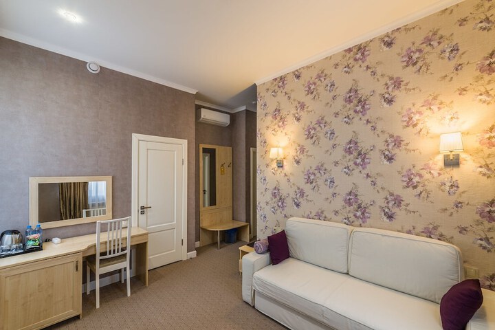 Room 25 of 89