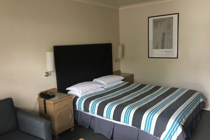 Room 10 of 30