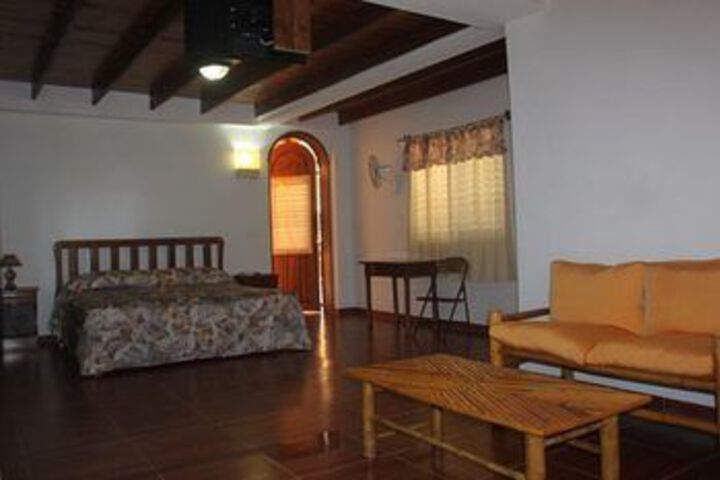 Colins Hotel