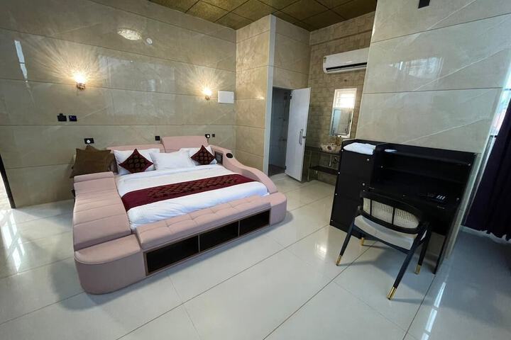 Room 20 of 75
