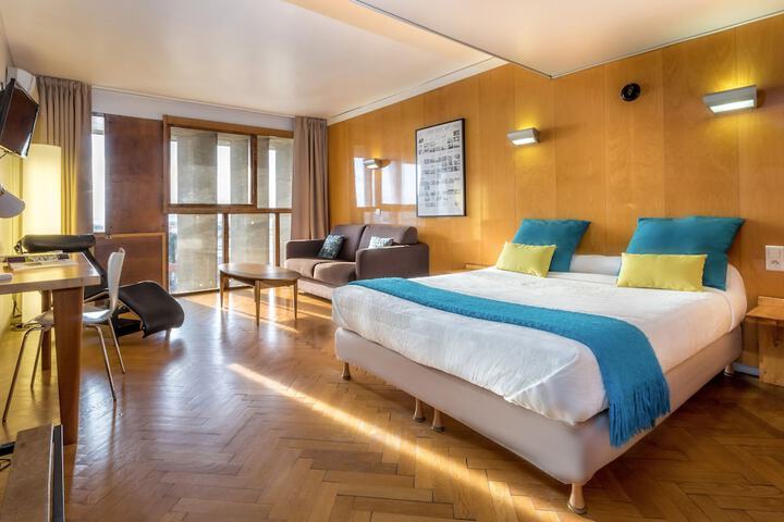 Room 46 of 98