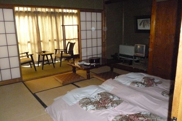 Room 11 of 50