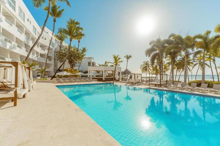 Pool Hotel