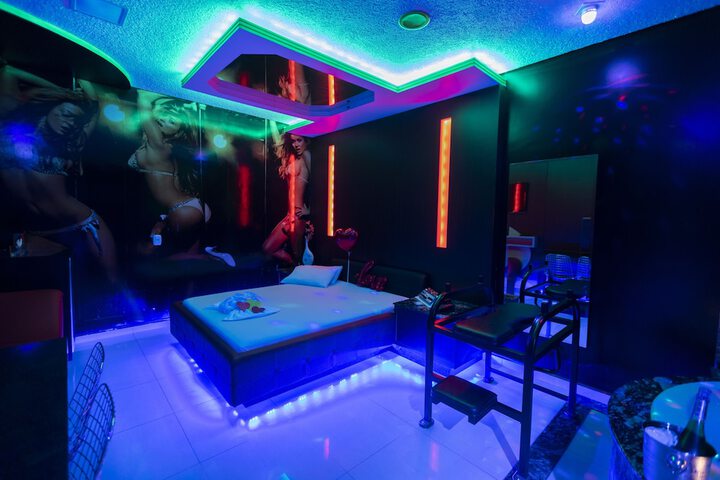 Room 17 of 114