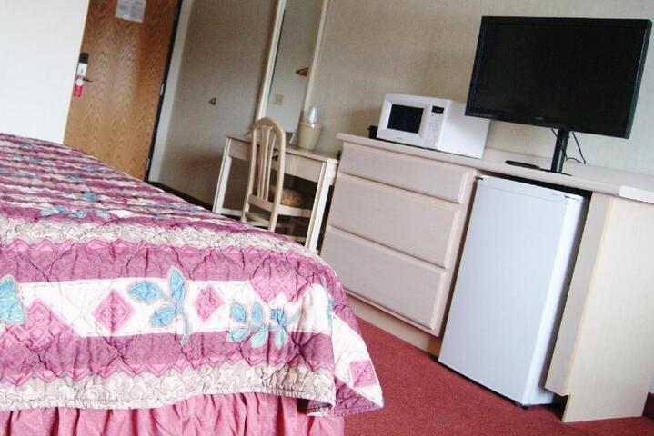 2 Double Beds (1 of 6)