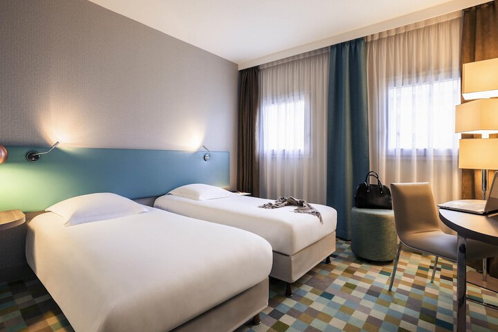 Room 2 of 26