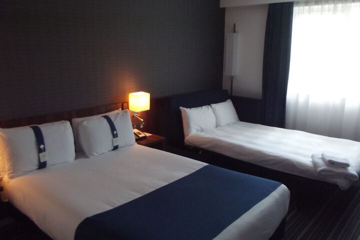 Room 18 of 50