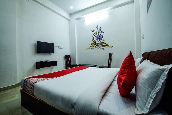 Room 4 of 18