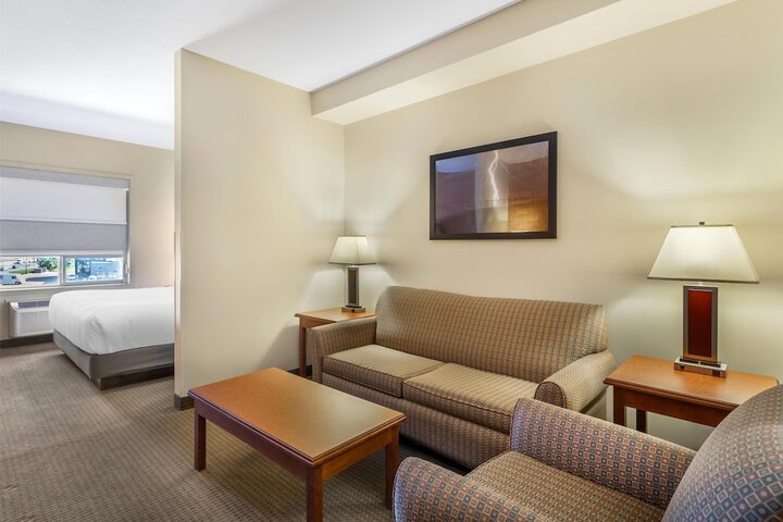 Room 10 of 87