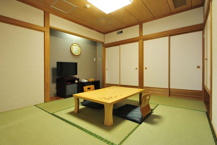 Room 23 of 105