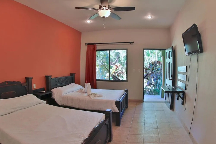 Affordable Comfort in a 2-bed Hotel Room in Potrero With Pool - TV and AC