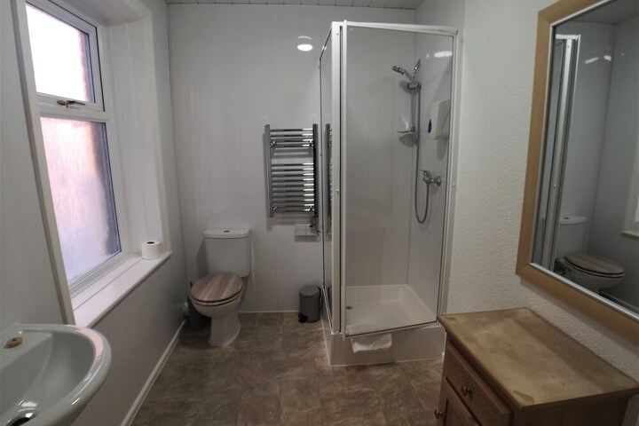 Room 82 of 102