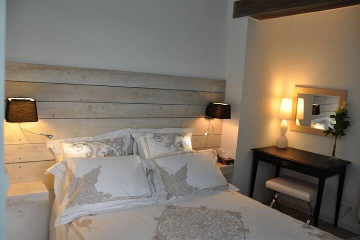 Room 5 of 23