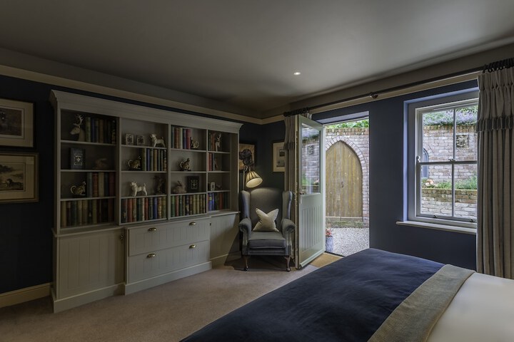 Room 8 of 70
