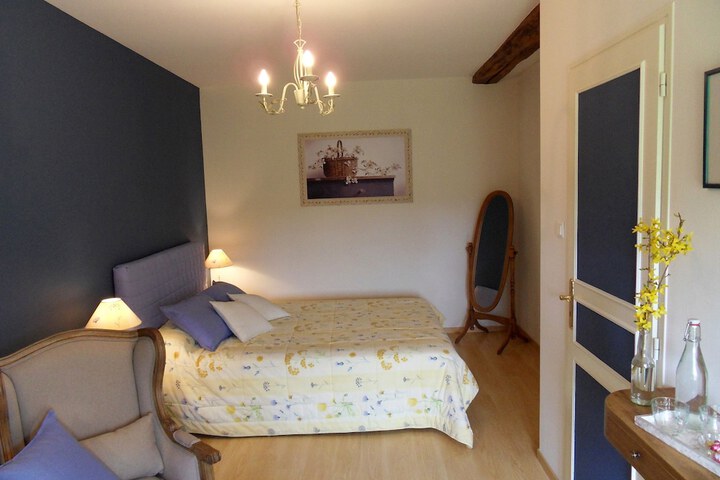 Room 9 of 28