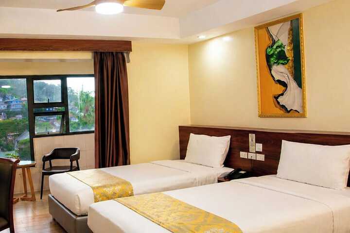 Room 34 of 63