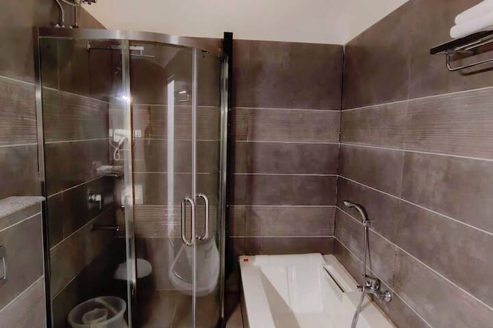 Room 12 of 31