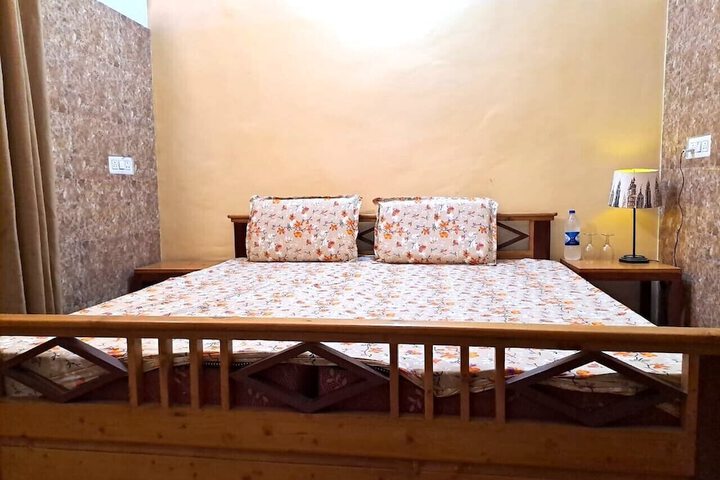 Room 8 of 25
