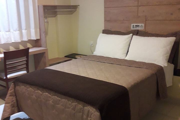 Room 13 of 80
