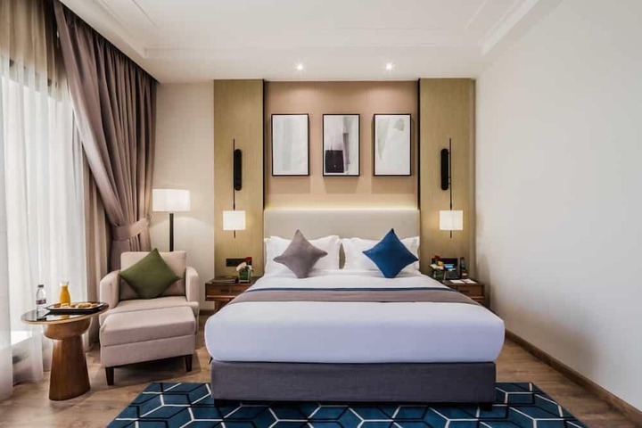 Room 52 of 78