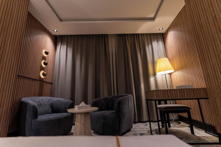 Room 8 of 86