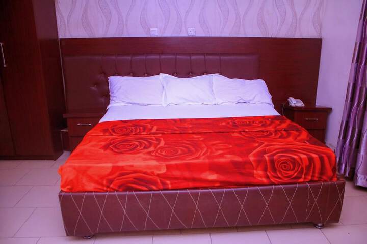 Room 16 of 38