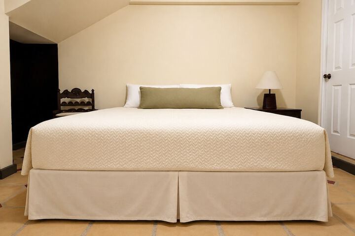 Room 4 of 20