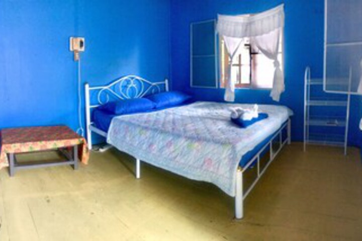 Room 11 of 48
