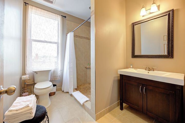 Room 12 of 21