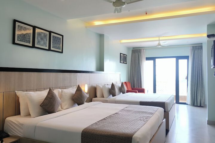 Room 10 of 25