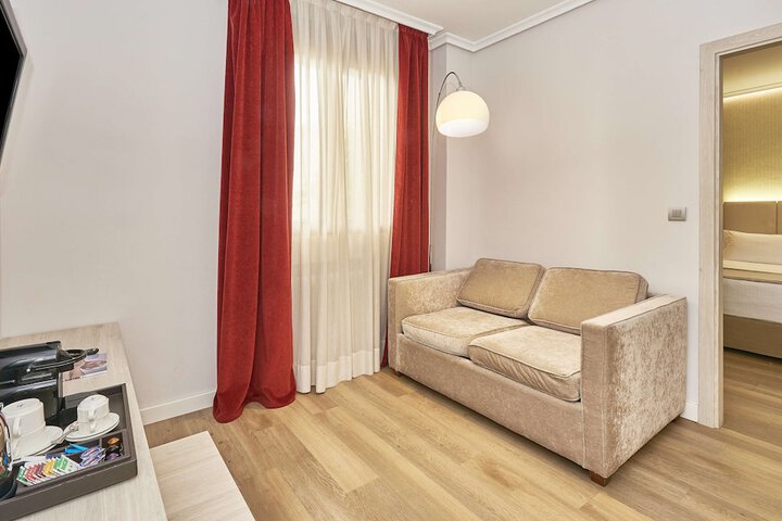Room 8 of 35