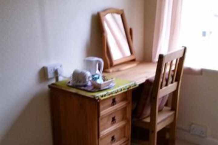 Room 10 of 11