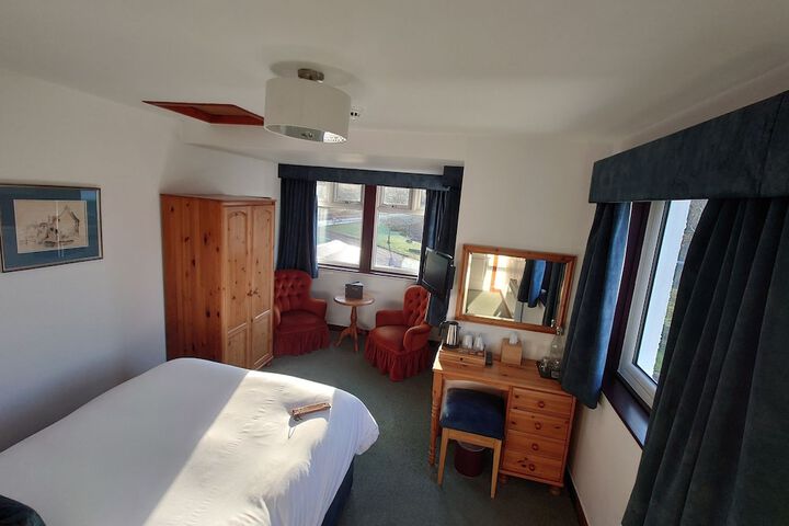 Room 27 of 88