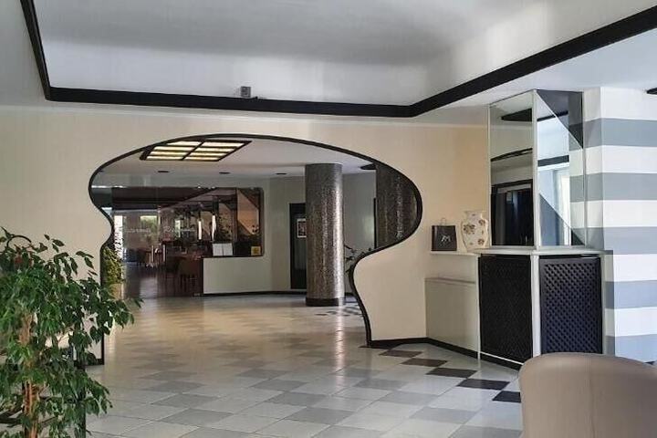 Guest Lobby