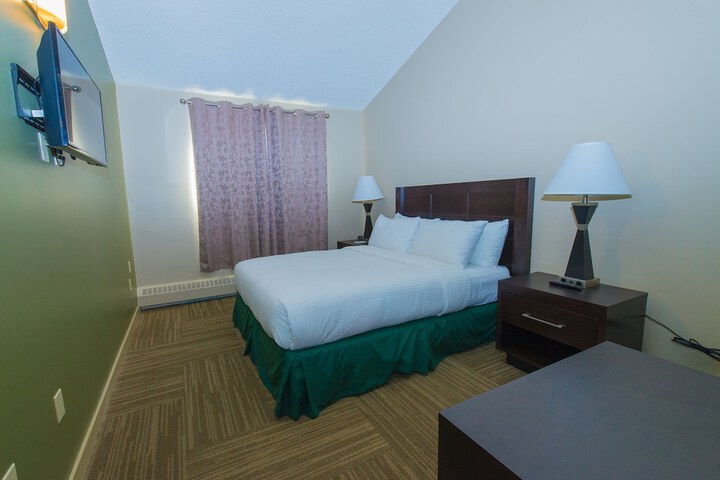 Room 11 of 36