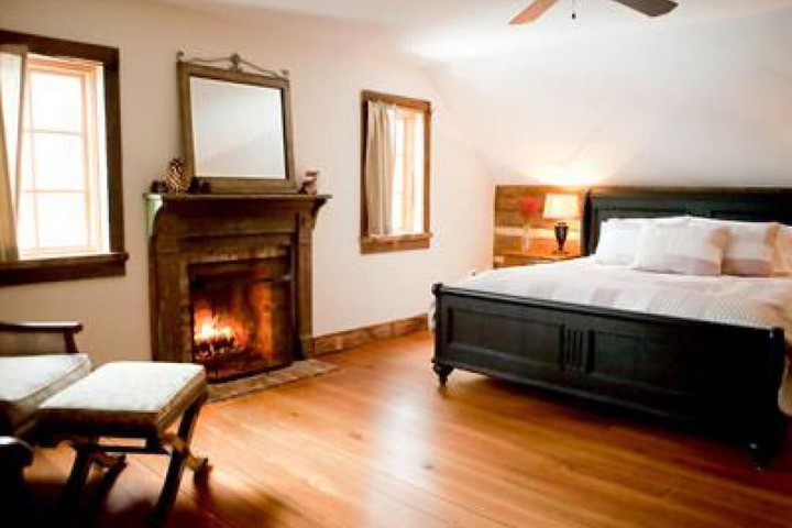 Room 17 of 156