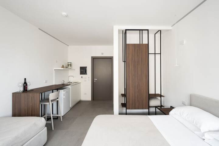 Room 52 of 160
