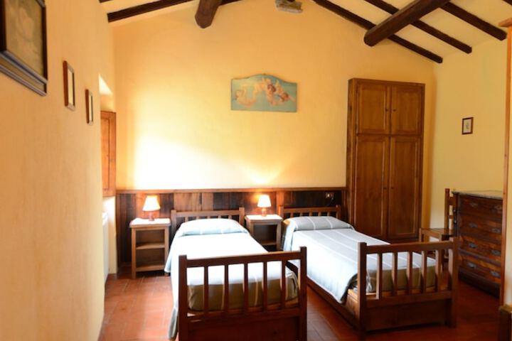 Room 15 of 90