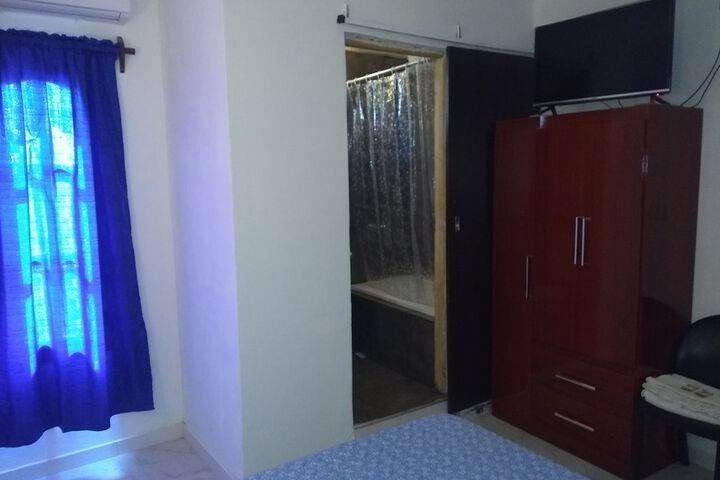 Room 12 of 36