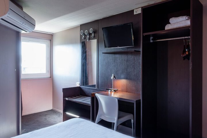 Room 5 of 36