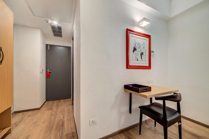 Room 13 of 19