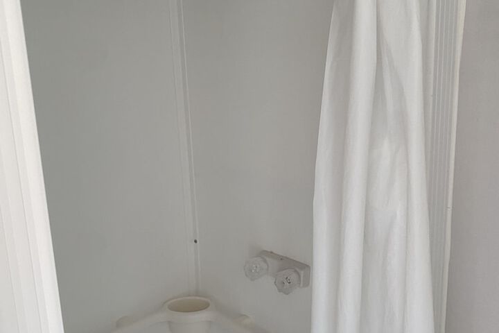 Room 10 of 20